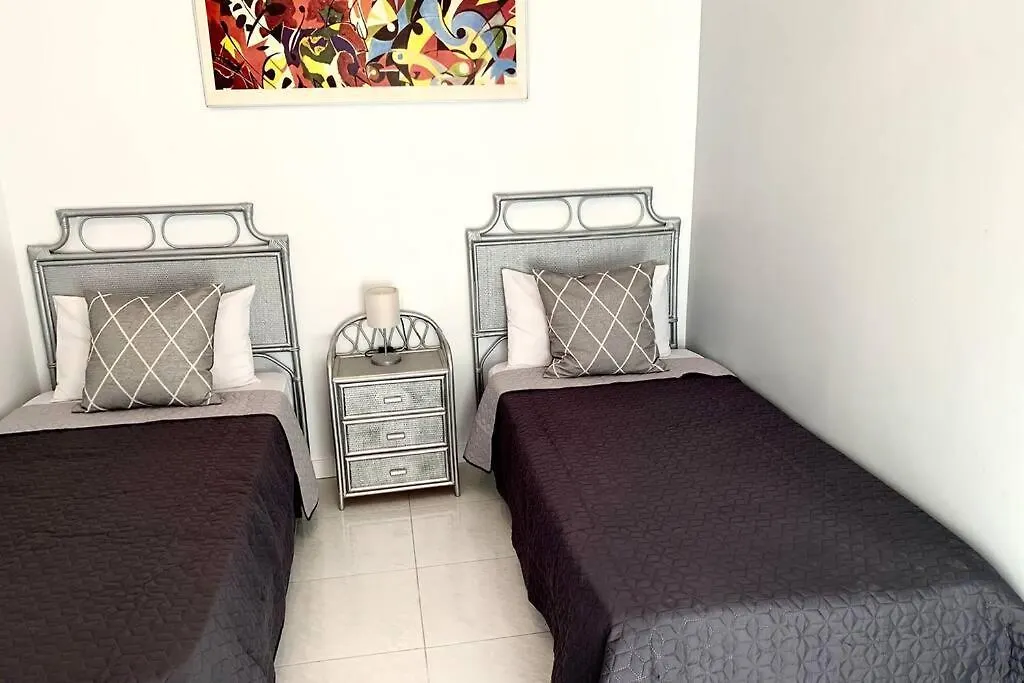Vila Casa En Nerja Con Gran Terraza, Muy Luminosa Y En Tranquila Urbanizacion 0*,