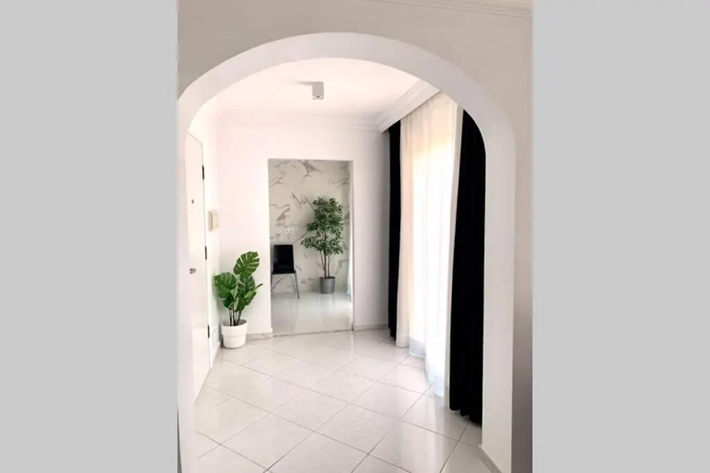 فيلا Casa En Nerja Con Gran Terraza, Muy Luminosa Y En Tranquila Urbanizacion بيت للعطل