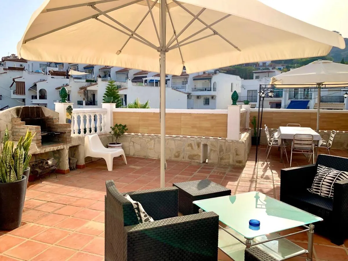 فيلا Casa En Nerja Con Gran Terraza, Muy Luminosa Y En Tranquila Urbanizacion بيت للعطل