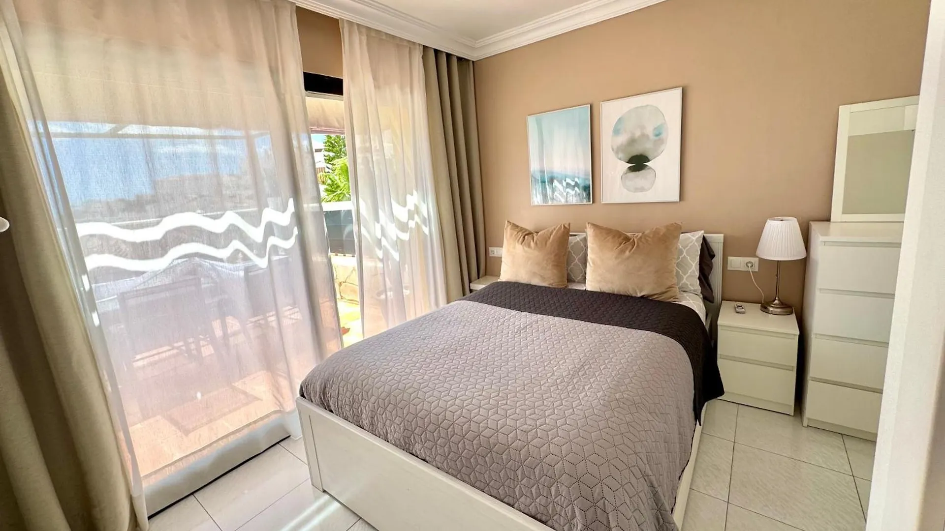 فيلا Casa En Nerja Con Gran Terraza, Muy Luminosa Y En Tranquila Urbanizacion 0*,  إسبانيا